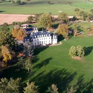 2 5 Personnes Dans Le Château De La Bouchatte Hébergement de vacances Chazemais