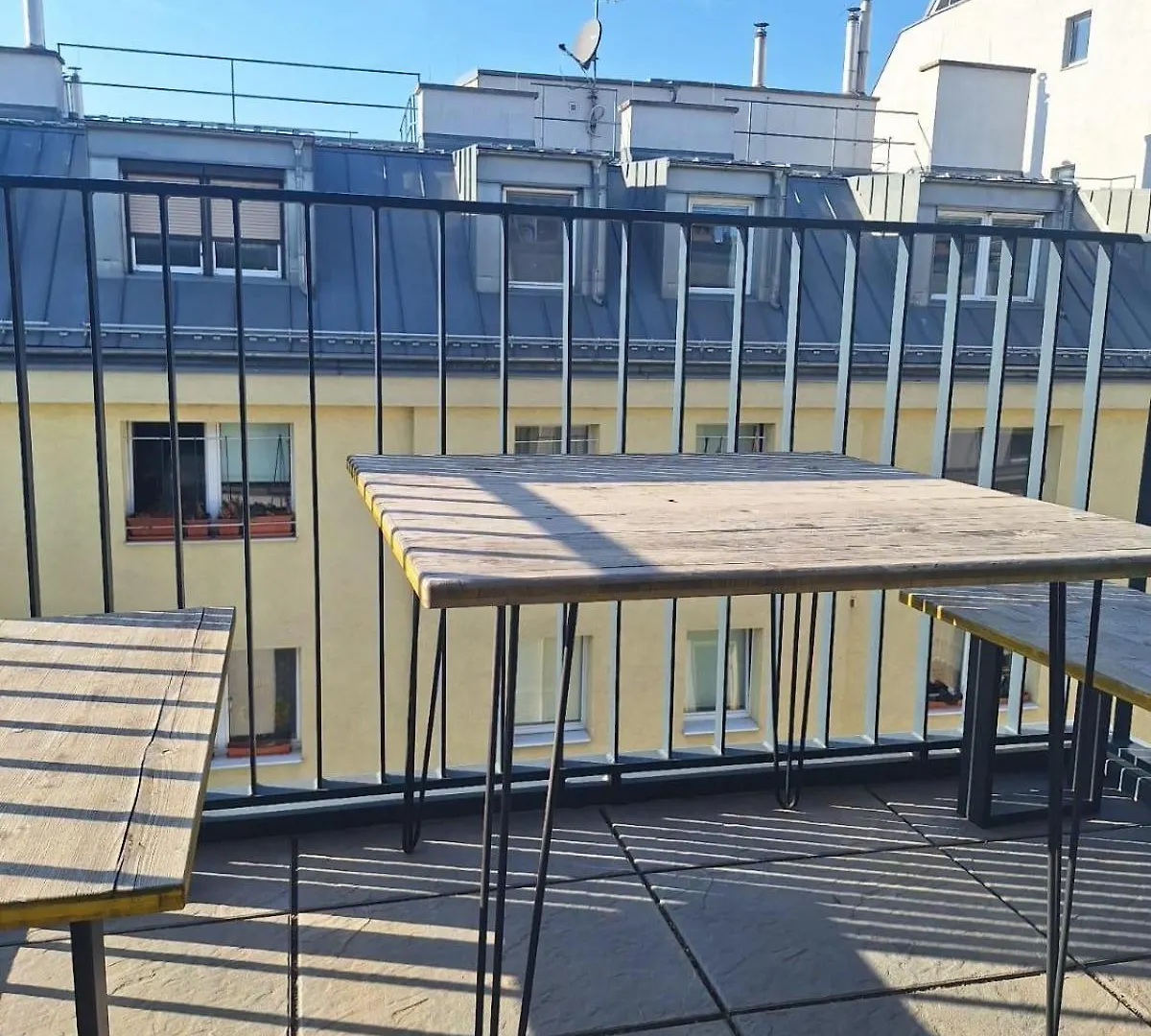 Betariel'Com Akh University Vienna Austria